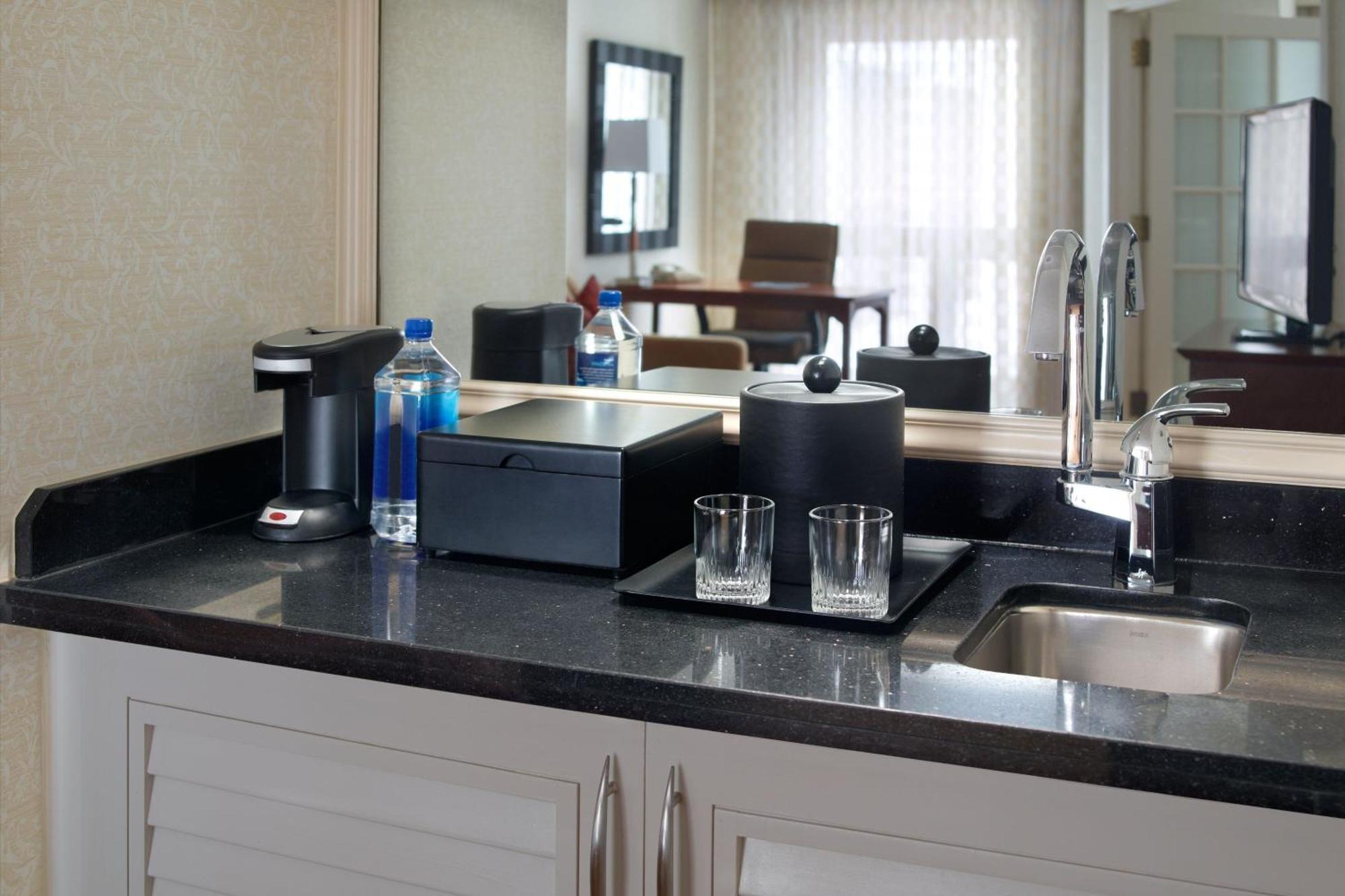 Atlanta Marriott Suites Midtown Ngoại thất bức ảnh